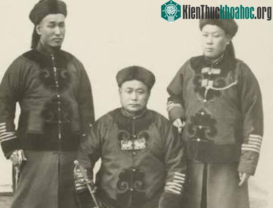 Riêng ngự tiền thị vệ và Càn Thanh môn thị vệ là có sự khác biệt