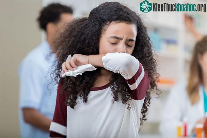 Hạ sốt do viêm phế quản ở trẻ em và người lớn có một vài khác biệt