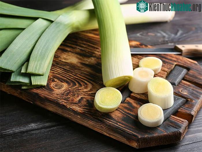 Kaempferol trong tỏi tây được biết là có tác dụng giảm viêm và phòng chống ung thư.