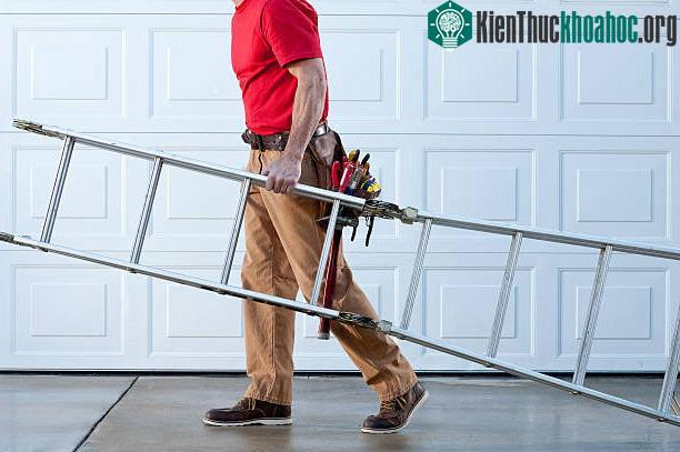 Người Ai Cập kiêng đi dưới một chiếc thang.