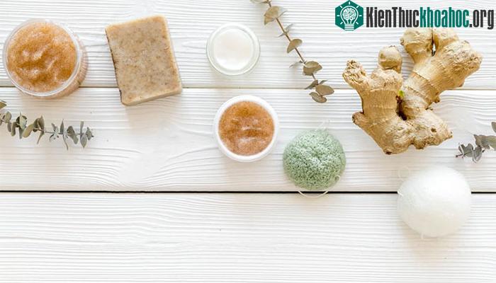 Tắm bằng nước gừng vào mùa đông giúp phòng nhiều bệnh tật.