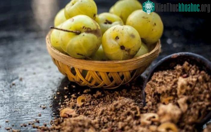 Quả mắc kham giàu vitamin C.