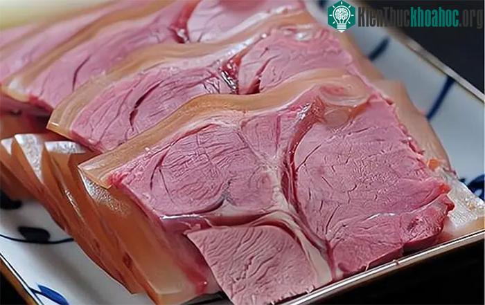 Thịt lừa có giá cao nhưng chi phí chăn nuôi loài vật này khá đắt đỏ.