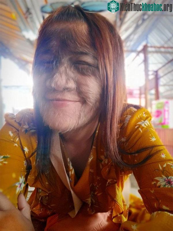 Natty ở tuổi trưởng thành hay cạo lông mặt để thoải mái hơn.