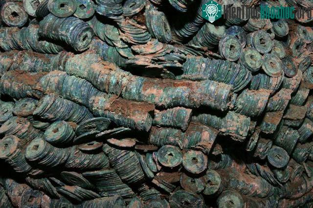 Vô số đồng tiền xu cổ được tìm thấy.
