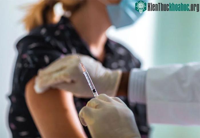 Tiêm phòng là cách tốt nhất để phòng ngừa bệnh truyền nhiễm qua đường không khí.