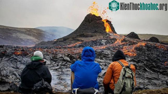 Đường hầm magma dưới lòng đất có thể phun trào bất cứ lúc nào