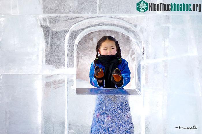 Những tác phẩm điêu khắc trên băng ấn tượng của người Mông Cổ