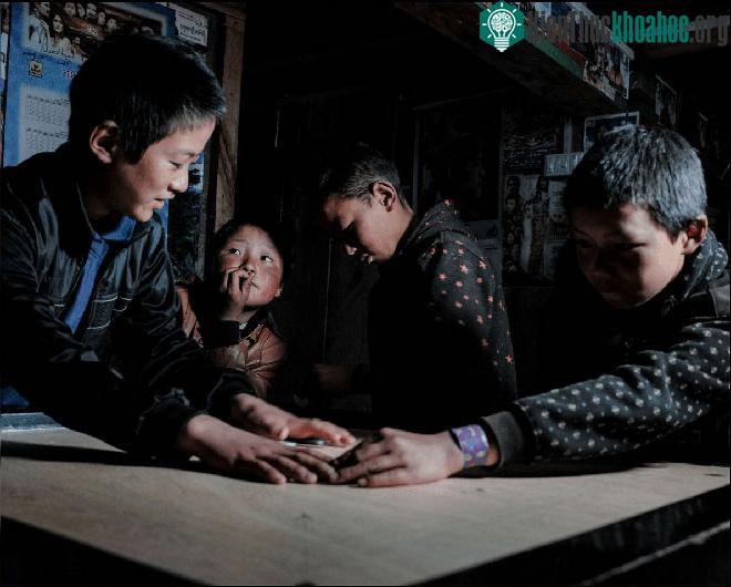 Cửa hàng duy nhất tại Laya là một trong những nơi mà người dân hay lui tới nhất.