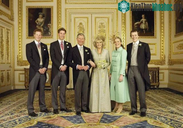 Tấm thiệp Giáng sinh được Vua Charles II chọn là bức ảnh cưới của ông với Vương hậu Camilla.