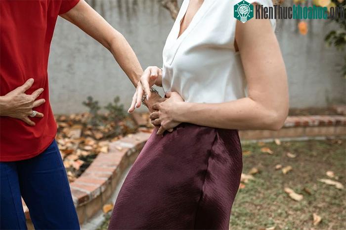 Nhiều phụ nữ ốm nghén khi bắt đầu mang thai và hết tháng thứ 3 của thai kỳ.