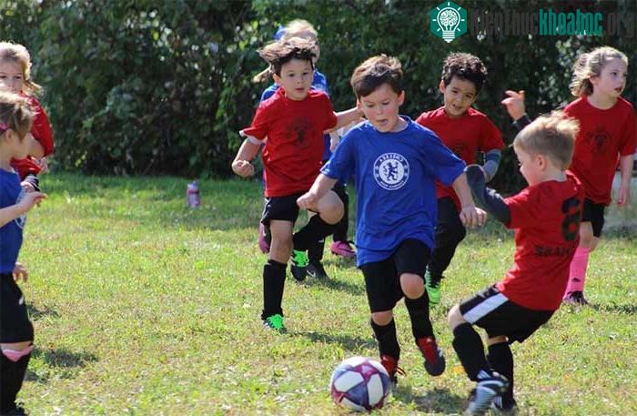 Các môn thể thao đồng đội tốt cho sự phát triển của trẻ em