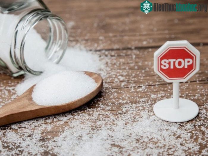 Đường và các đồ ăn ngọt có thể gây ra nhiều vấn đề sức khỏe.