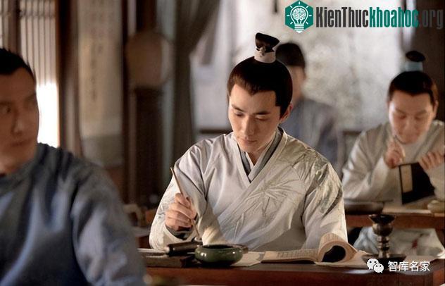 Sau khi vượt qua kỳ thi tú tài, có thể được làm quan.