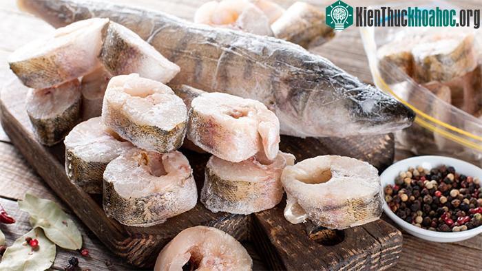 Thực phẩm đông lạnh đa dạng, nhiều chủng loại.