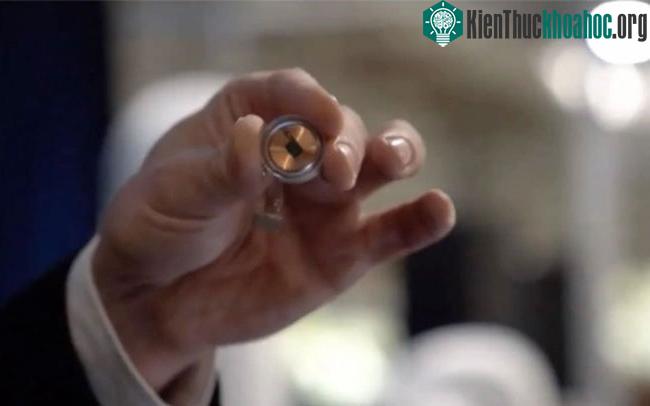 Thiết bị Neuralink sẽ được cấy vào não người.