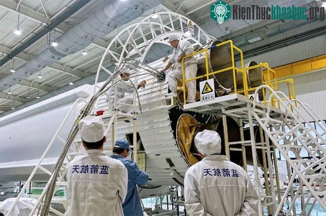 Bên trong nhà xưởng của hãng công nghệ tên lửa LandSpace.