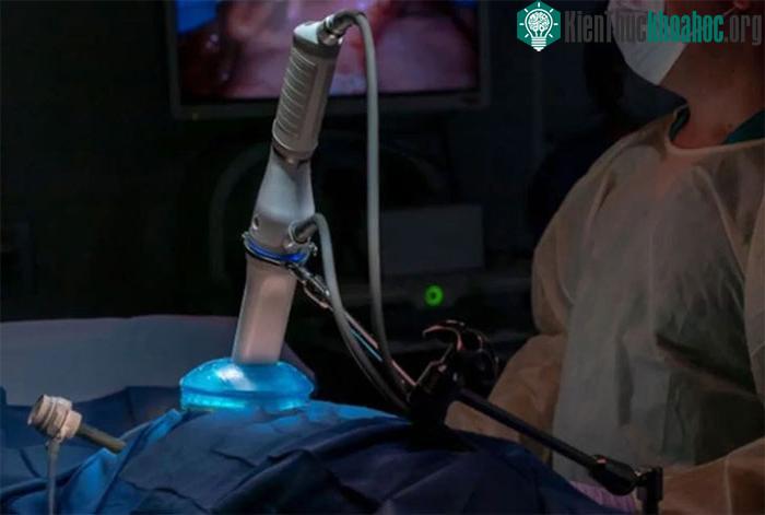Trong tương lai, robot có thể thực hiện các ca mổ ở những địa điểm xa xôi