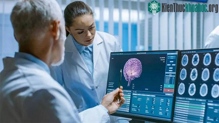 Khối u trong não của Lucas được gọi là u thần kinh đệm cầu não lan tỏa