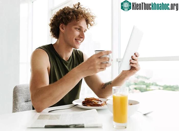 7 giờ sáng đến 9 giờ sáng là khung giờ hoạt động của dạ dày nên ăn sáng trong thời gian này