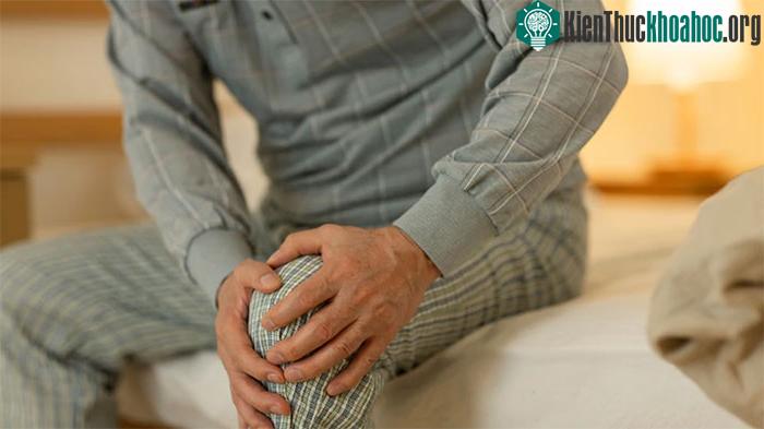 Bệnh gút thường ảnh hưởng đến ngón chân nhưng cũng có thể gây ảnh hưởng đến khớp