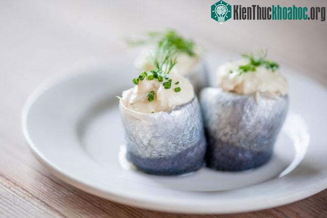 Cá trích không chỉ giúp hạ huyết áp mà còn bảo vệ não bộ