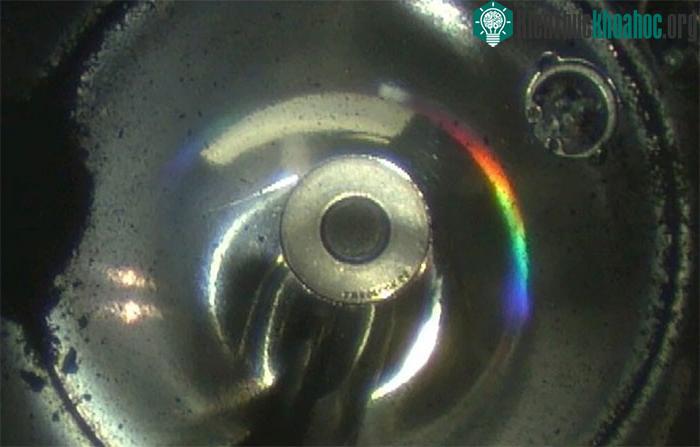 Mẫu vật do tàu vũ trụ Hayabusa 2 của Nhật đem về từ tiểu hành tinh Ryugu.
