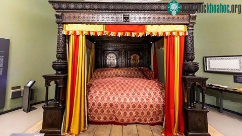 Bất ngờ với tục lệ ngủ tập thể ở châu Âu thế kỷ 19 ảnh 1