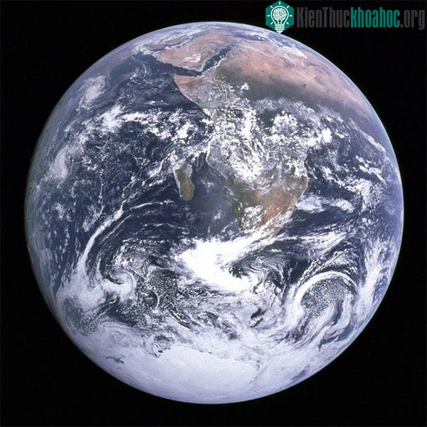 Bức ảnh "Blue Marble" nổi tiếng.