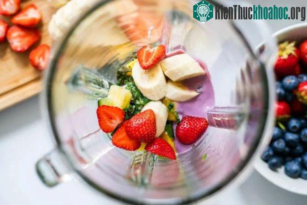 Phát hiện phản ứng kỳ lạ giữa chuối và dâu tây: Tiết lộ hai nhóm hoa quả kỵ nhau mà bạn không nên ăn cùng lúc ảnh 2