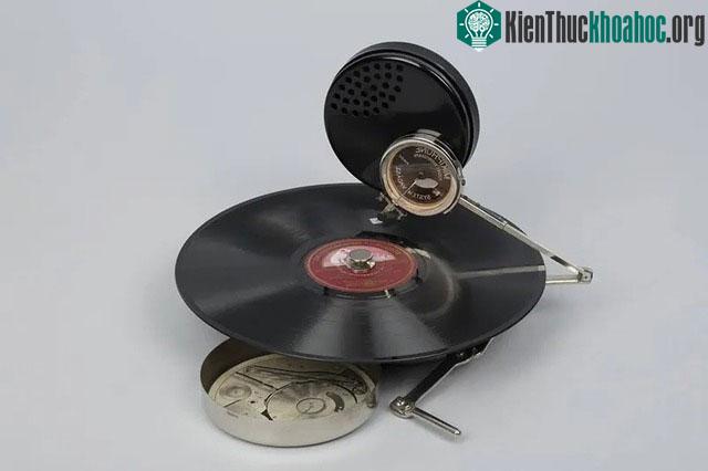 Mikiphone 1924: "Máy nghe nhạc" bỏ túi đầu tiên trên thế giới ảnh 2