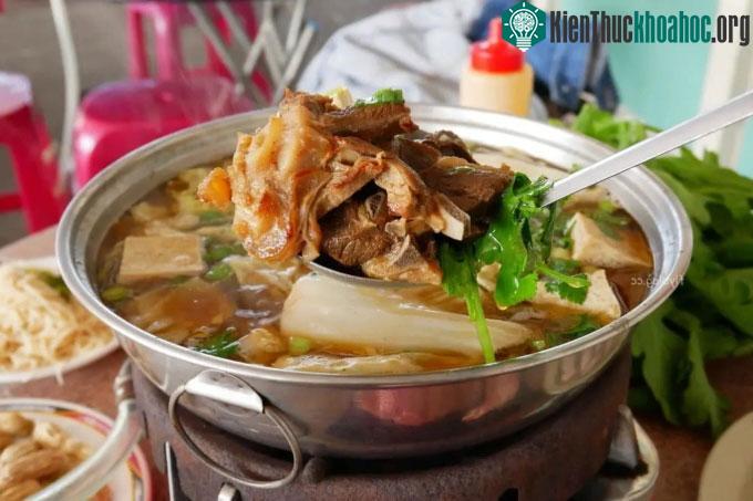 Không phải ai cũng nên ăn thịt dê