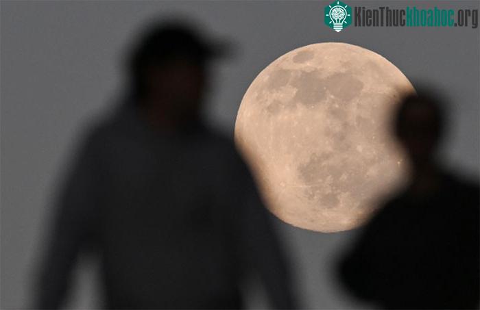 NASA lên kế hoạch đưa con người trở lại Mặt trăng vào cuối năm nay