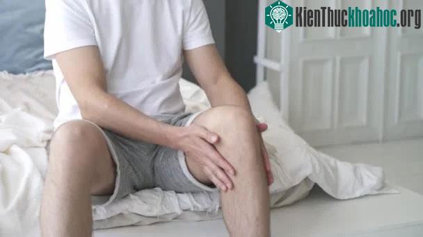 Xoa bóp đầu gối nhẹ nhàng sẽ giúp các khớp linh hoạt hơn và giảm đau hiệu quả.