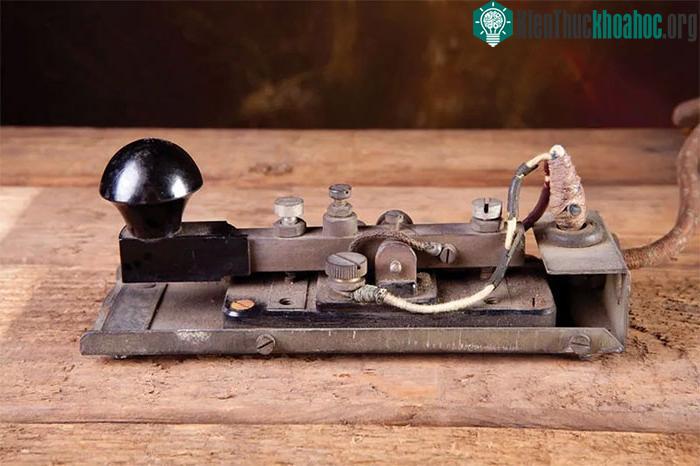 Một phần trong hệ thống truyền mã Morse đầu tiên
