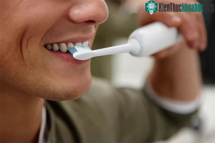 Bàn chải điện dần trở thành lựa chọn vệ sinh răng miệng mỗi ngày của nhiều người.