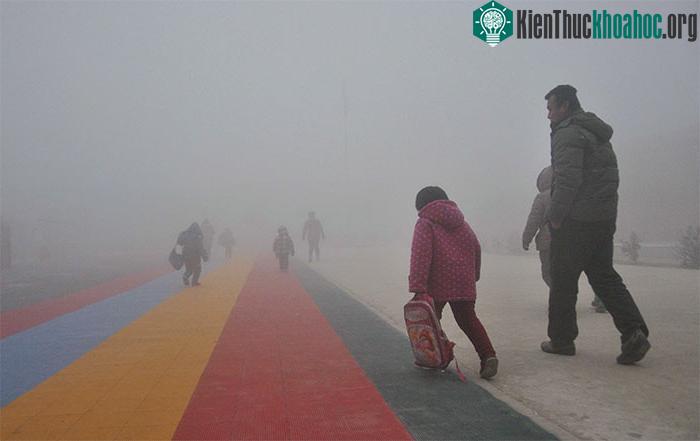 Hình ảnh thủ đô Bắc Kinh chìm trong khói bụi gây ám ảnh.