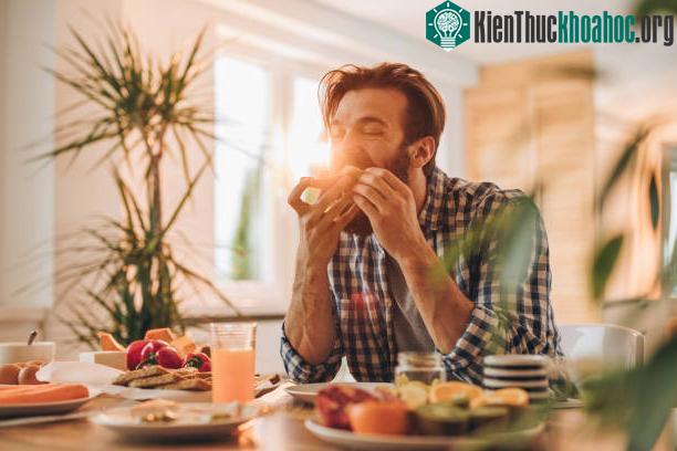 Bác sĩ tiêu hóa chỉ đích danh 3 món ăn sáng tưởng ổn mà khổng ổn chút nào ảnh 0