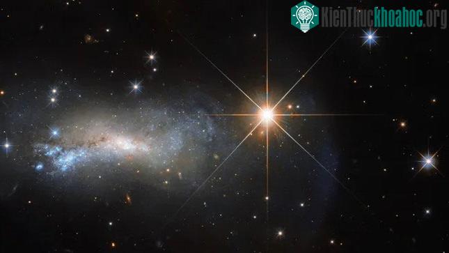 Những ngôi sao đi qua có thể đã làm thay đổi quỹ đạo và khí hậu của Trái đất ảnh 0