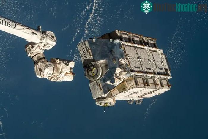 EP9 dường như đã bị bốc cháy hoàn toàn trước khi chạm xuống bề mặt Trái đất.