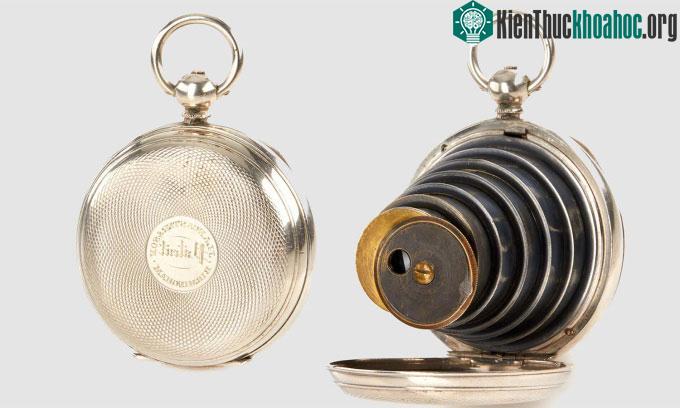 Máy ảnh đồng hồ Lancaster cuối thế kỷ 19.