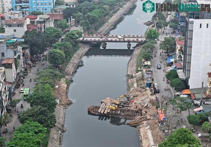 Khám phá tuyến cống ngầm "khổng lồ" dưới lòng sông Tô Lịch ảnh 0