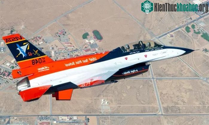 Thước phim về cuộc chiến đầu tiên giữa AI và phi công ảnh 0