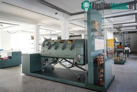 Thiết bị có tên "lá phổi sắt" được cho đã dừng sản xuất vào những năm 1960.