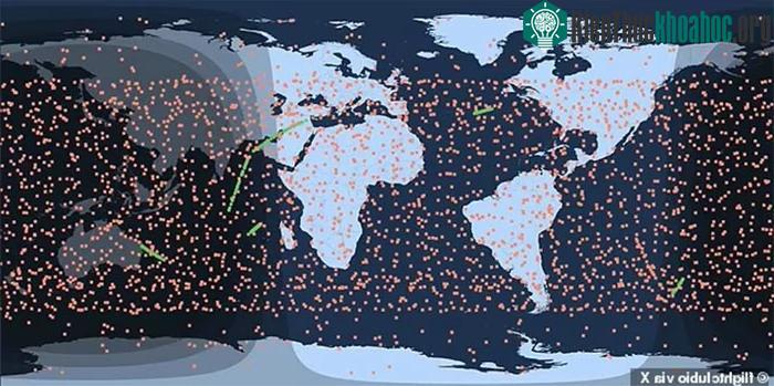 SpaceX đốt cháy hơn 1,3 tấn mảnh vụn vệ tinh Internet trong bầu khí quyển Trái đất mỗi giờ