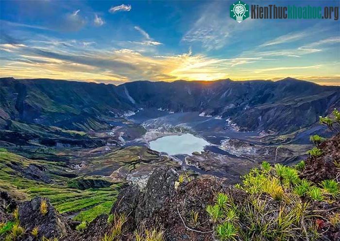Miệng núi lửa Tambora ngày nay.