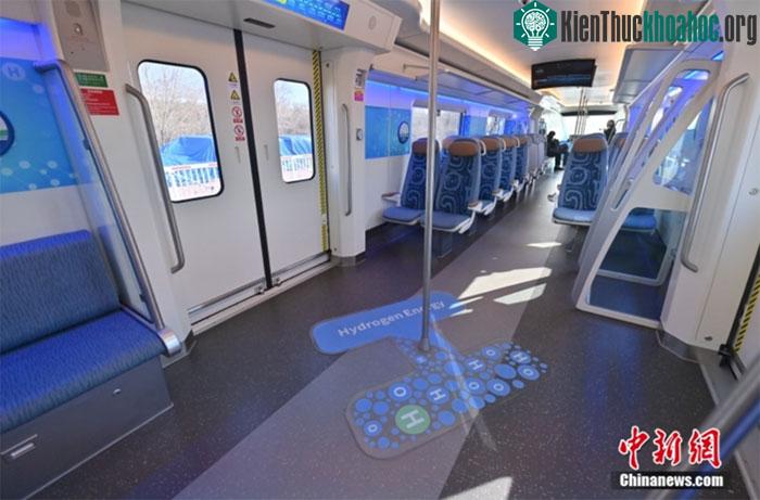 Tàu gồm 4 toa và có tốc độ vận hành tối đa 160km/h.