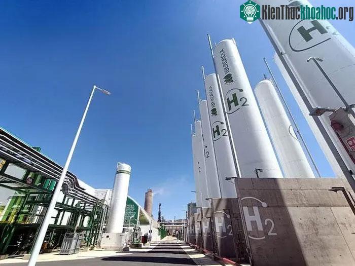 Nhà máy hydro xanh do công ty Iberdrola của Tây Ban Nha xây dựng ở Puertollano.