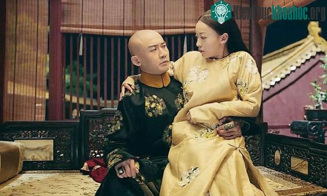 Nếu các phi tần được hoàng thượng sủng ái thì các thái giám cũng được hưởng lợi.