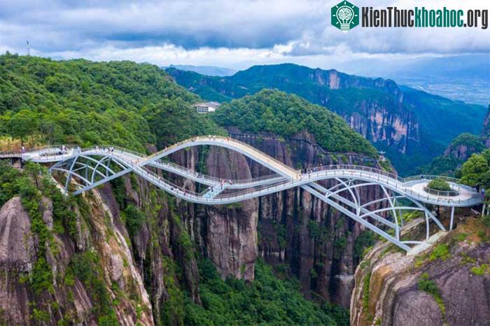 Cây cầu này được khánh thành vào năm 2017